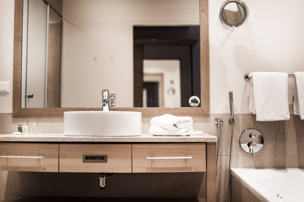 separate bathtub and shower, free toiletries, hair dryer, bathrobes