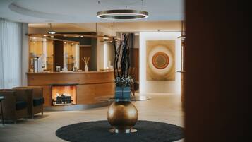 Spa-Außenbereich, Sauna, Whirlpool, Dampfbad, Körperbehandlungen