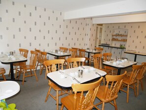 فطور أوروبي مجانًا