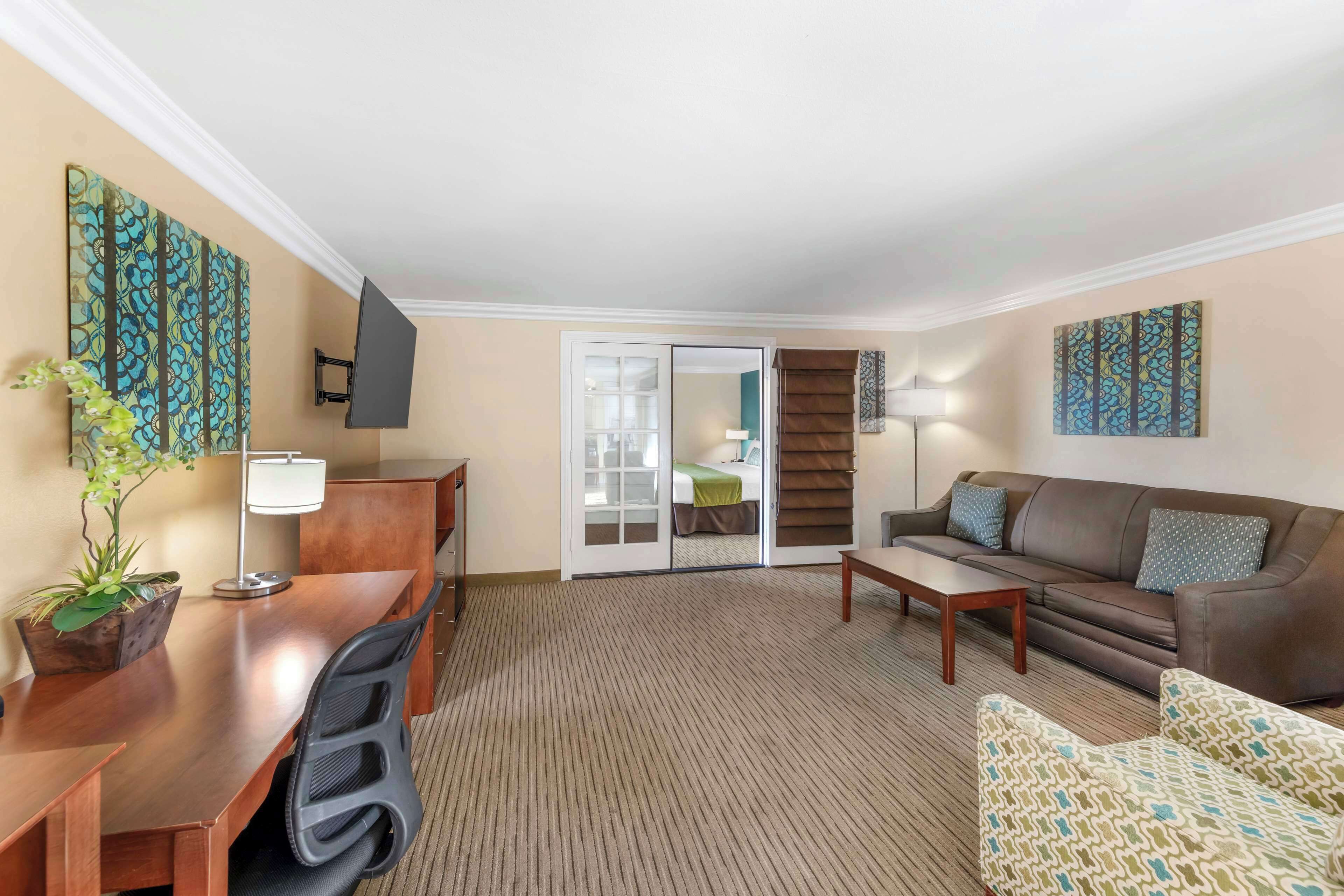 in-room safe, desk, soundproofing, iron/ironing board