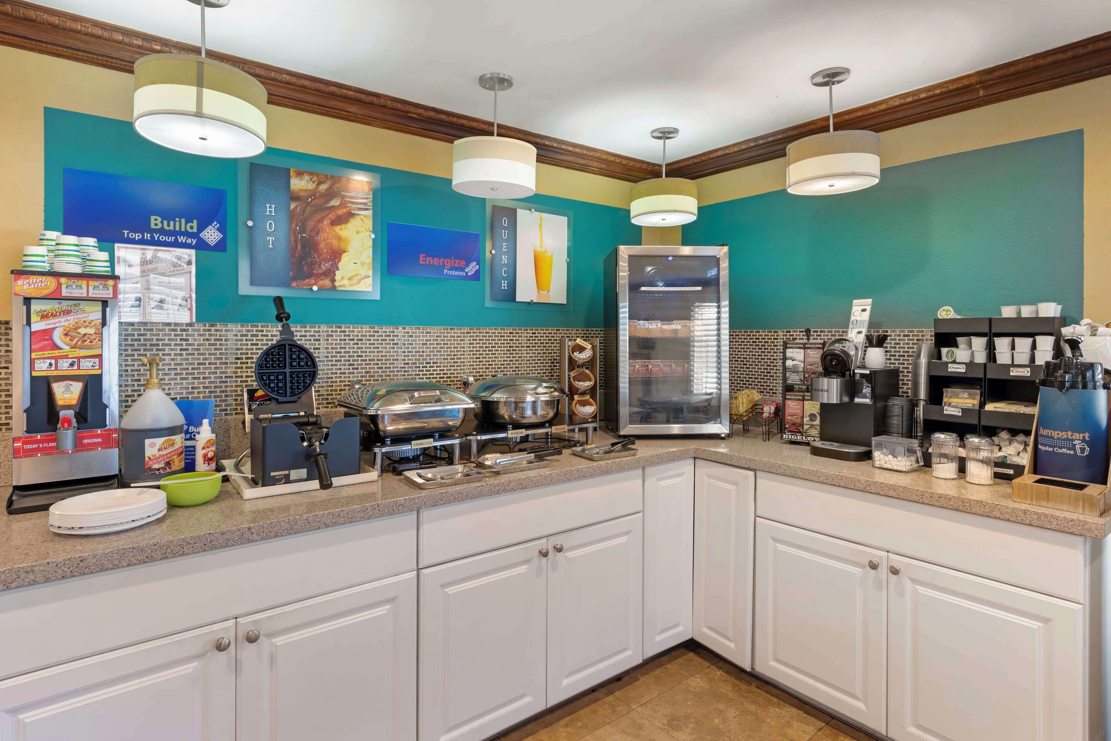 free continental breakfast