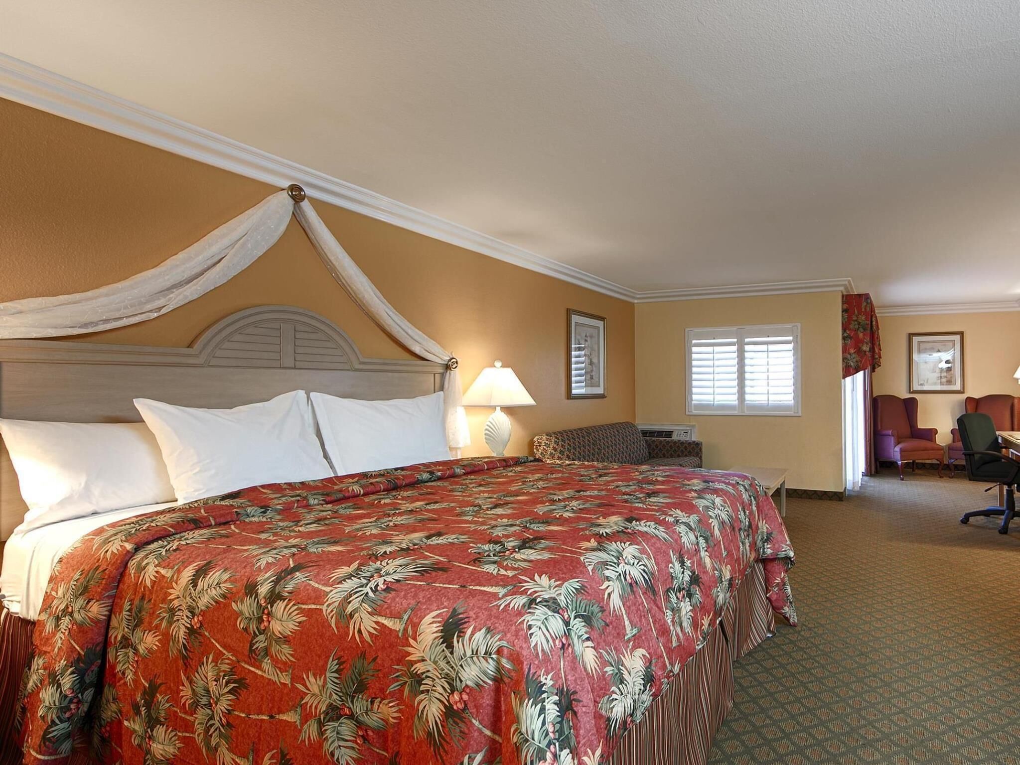 In-room safe, desk, soundproofing, iron/ironing board