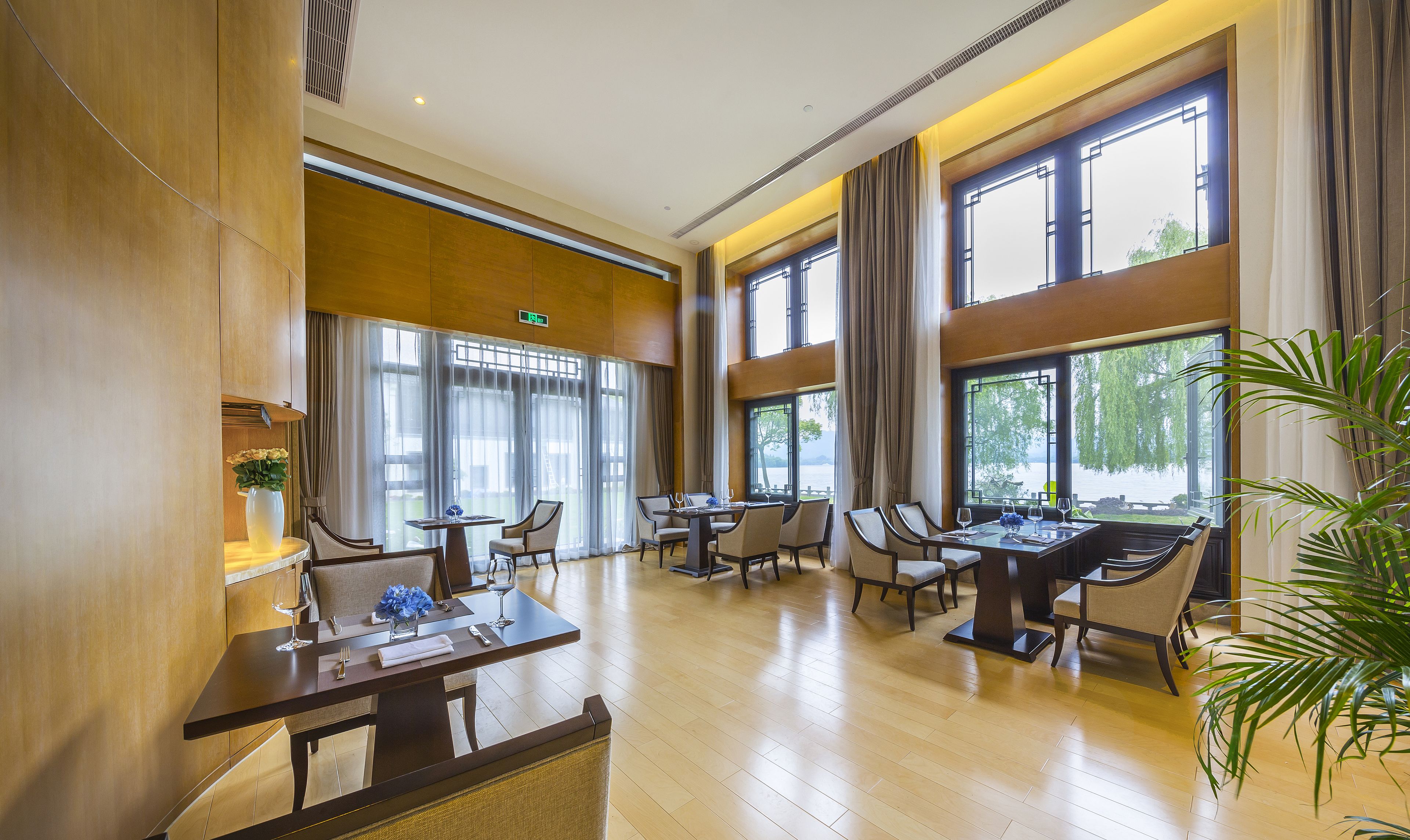 breakfast, lunch and dinner served