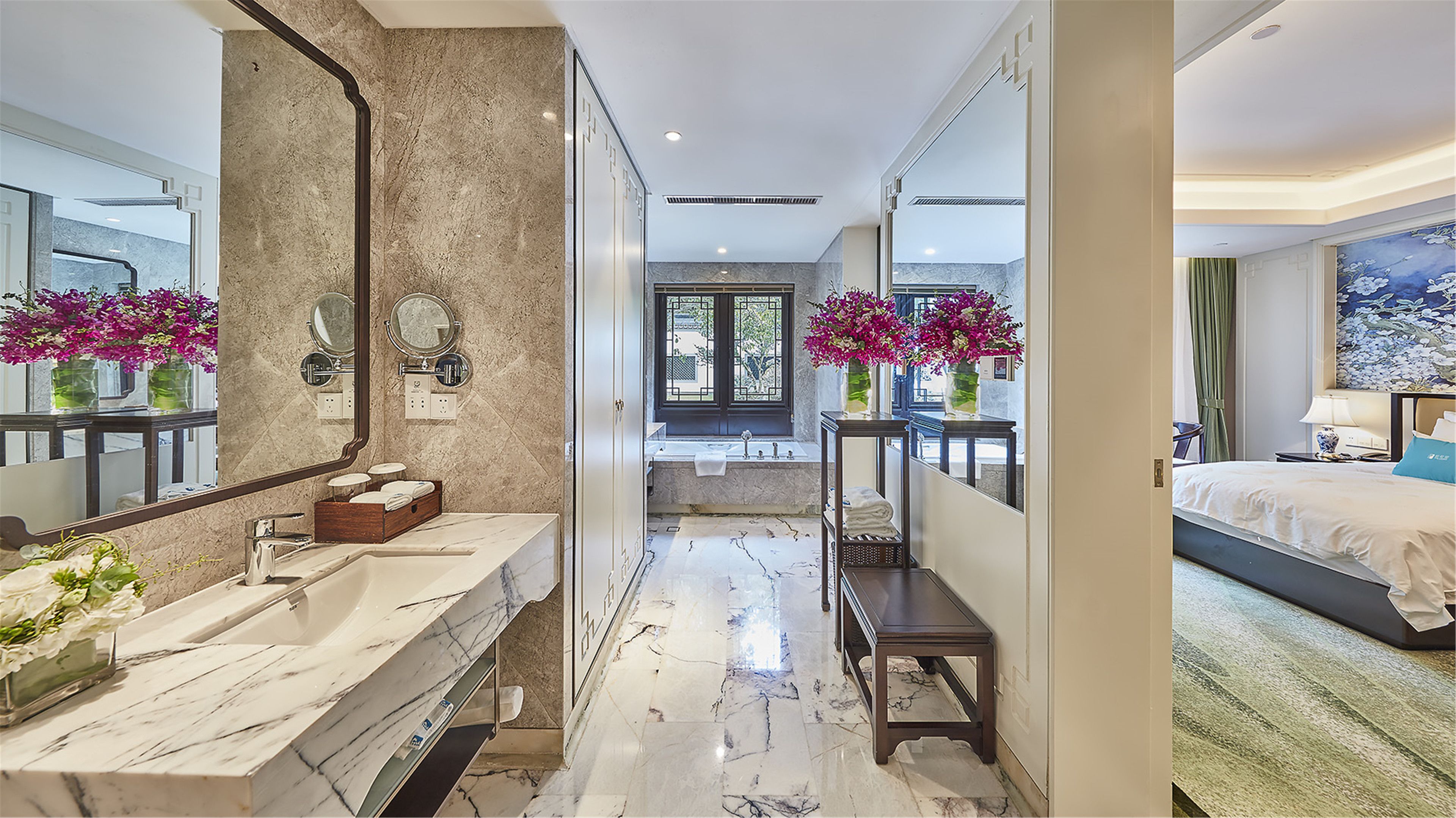 deluxe room, garden view | bathroom | rainfall showerhead, free toiletries, hair dryer, slippers