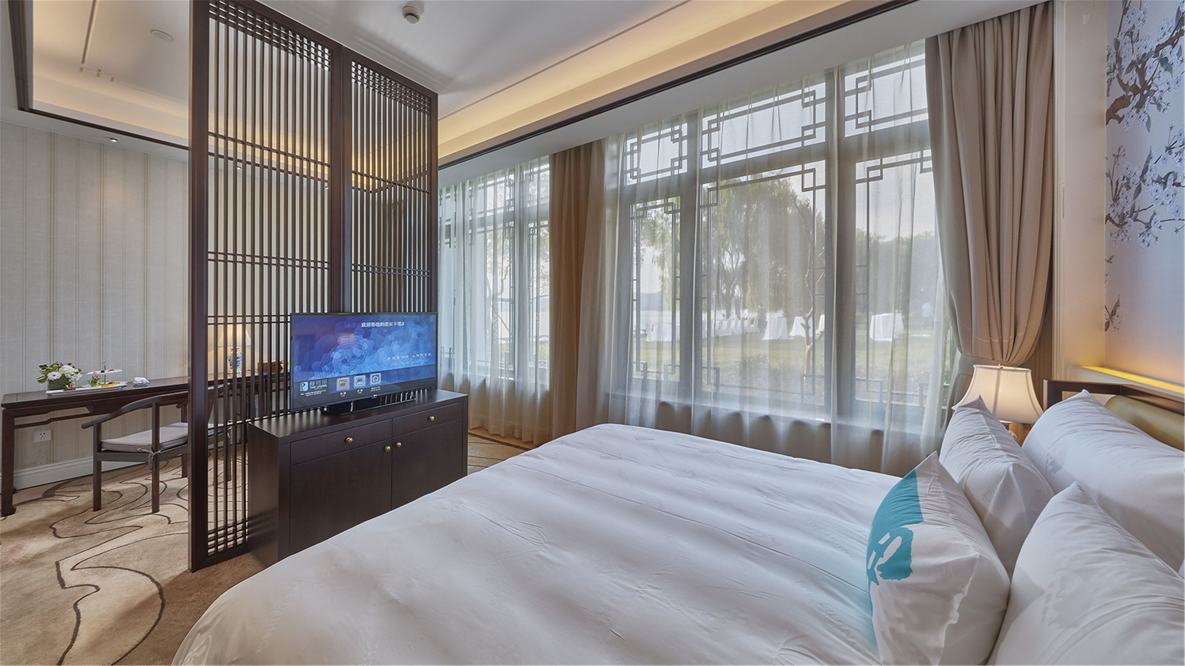 lake view executive king room | view from room