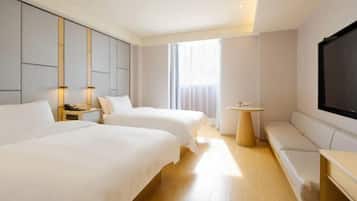 Minibar, alarm clocks