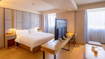 Minibar, đồng hồ báo thức