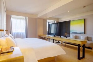 Minibar y despertador