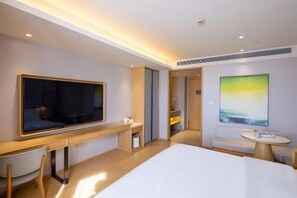 Minibar, alarm clocks