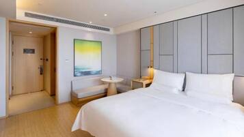 Minibar, alarm clocks