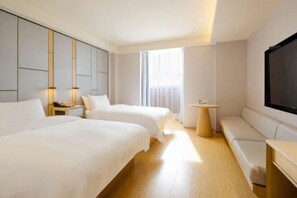 Minibar, alarm clocks
