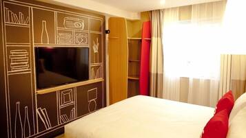 Desk, iron/ironing board, free WiFi