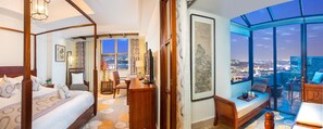 Premium bedding, down duvets, free minibar items, in-room safe