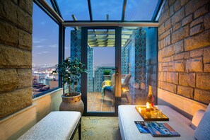 Premium bedding, down comforters, free minibar items, in-room safe - Hangzhou Hua Chen International hotel (Hangzhou)