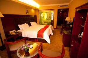 Premium bedding, down duvets, in-room safe, blackout curtains - Luohu (Shenzhen)