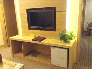 Premium bedding, down duvets, in-room safe, blackout curtains - Luohu (Shenzhen)