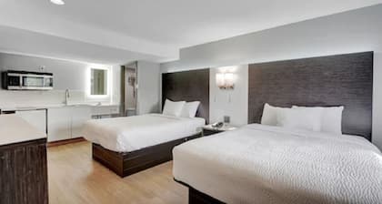 Days Inn & Suites by Wyndham Niagara Falls/Buffalo