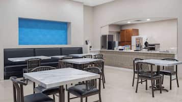 Free daily continental breakfast