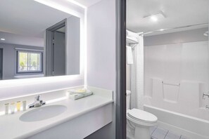 Amenidades de baño gratuitas y secadora de cabello 