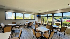 Free daily on-the-go breakfast - Days Inn & Suites by Wyndham Wynne (Wynne)