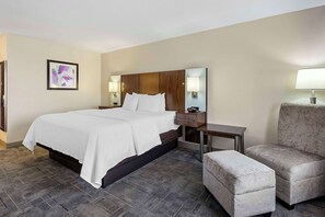 أسرّة بطبقة علوية مريحة ومكتب ومكواة/لوح كي وواي فاي مجانًا