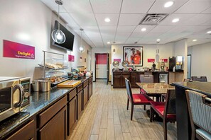 Free continental breakfast - Best Western Gen X Inn (Memphis)