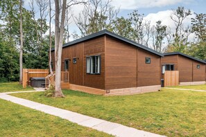 In-room safe, desk, laptop workspace, blackout curtains - Best Western Plus Kenwick Park Hotel (Louth)