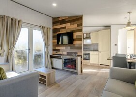 标准房, 1 张双人床, 无烟房, 热水浴缸 | 客房内保险箱 、办公桌、笔记本电脑工作区、遮光窗帘