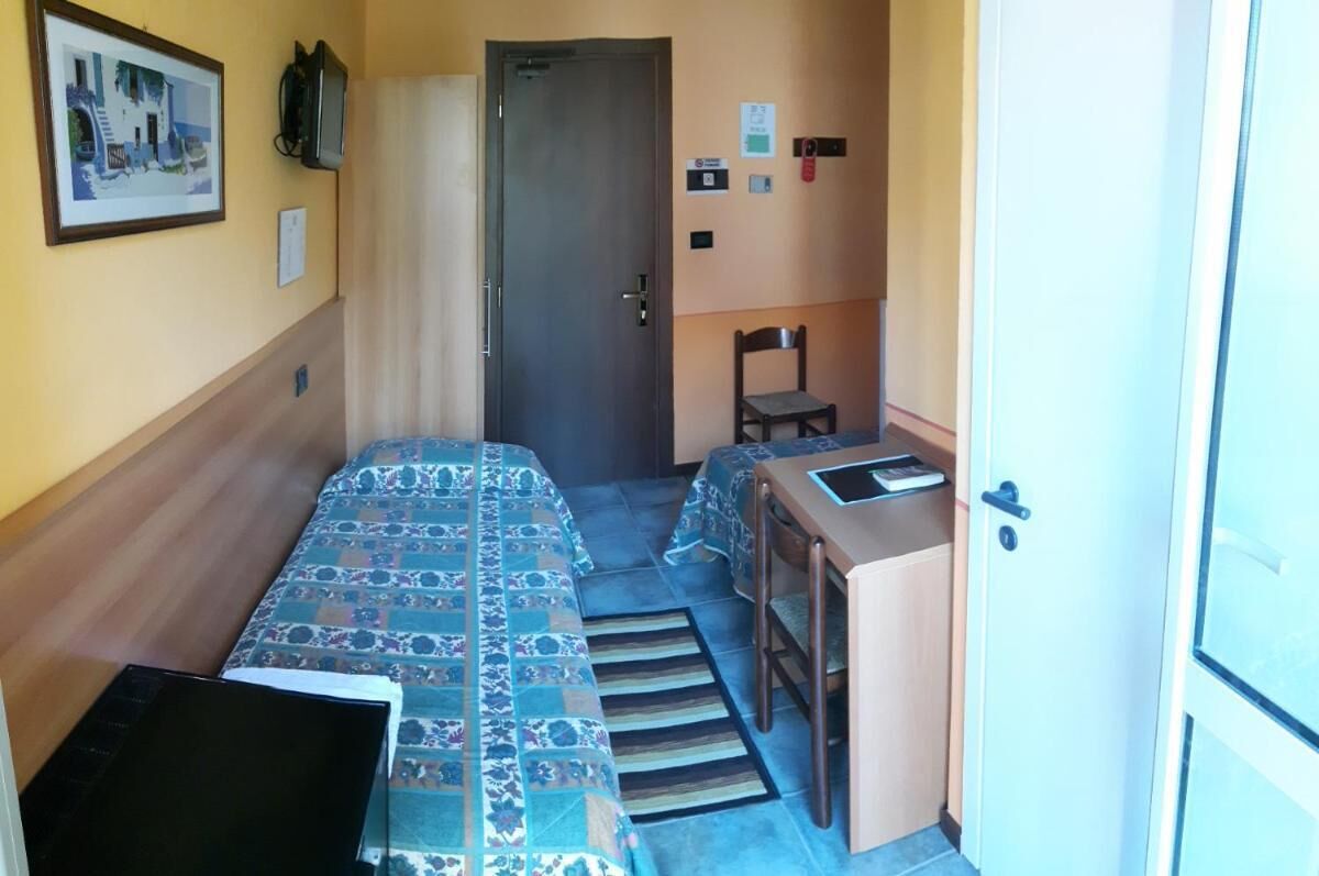 in-room safe, desk, free wifi, bed sheets