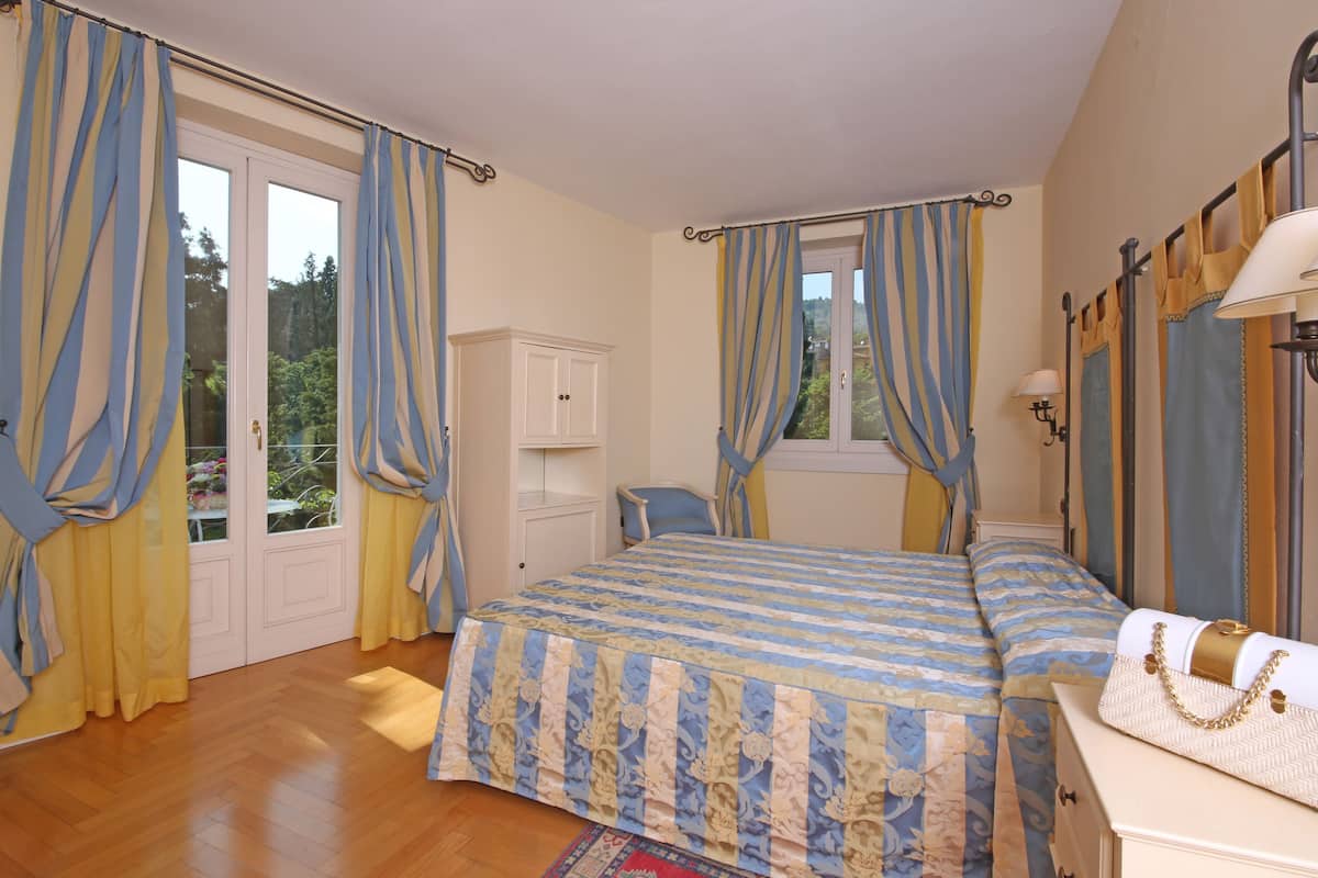minibar, in-room safe, desk, free cots/infant beds