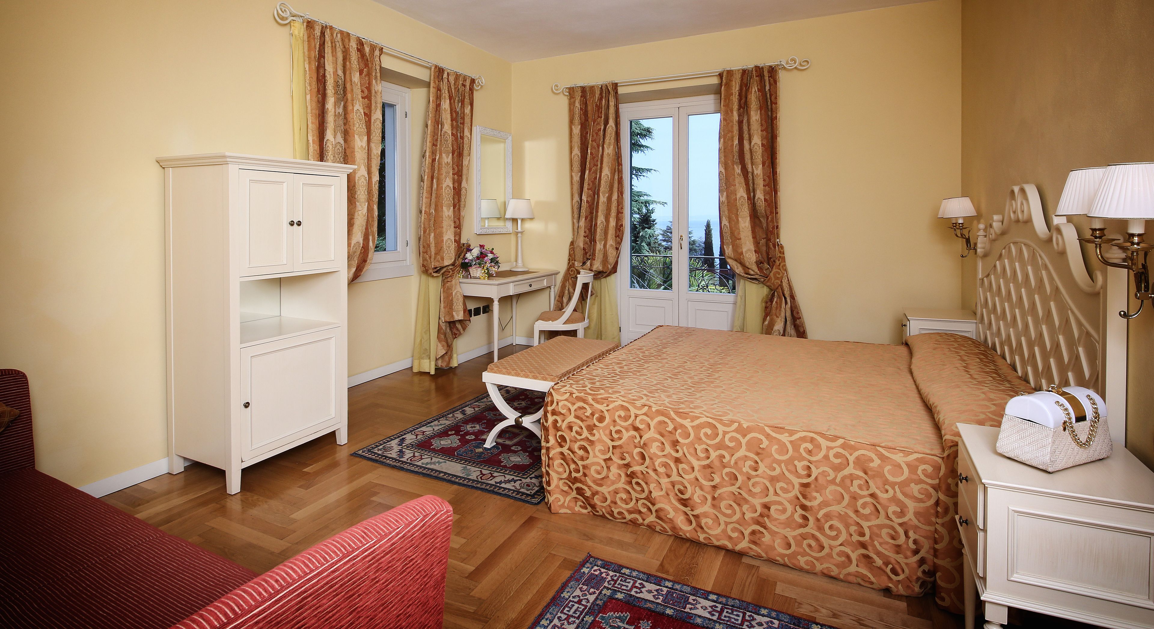 minibar, in-room safe, desk, free cots/infant beds