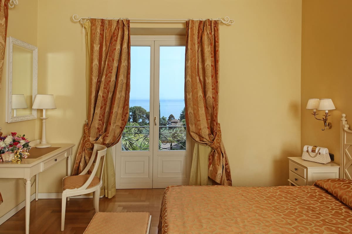 minibar, in-room safe, desk, free cots/infant beds