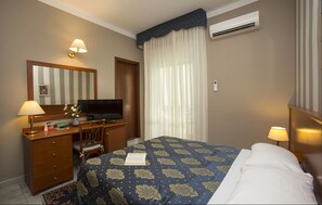 Economy Double Room | Minibar, in-room safe, desk, free WiFi - Hotel Redebora (Torregrotta)