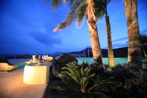 Outdoor pool, pool loungers - Hotel Villa Enrica - Aeolian Charme (Lipari)