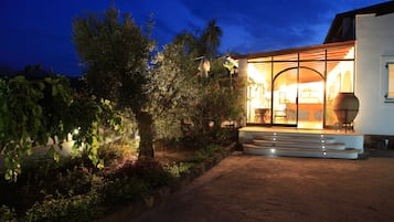 Pintu masuk hartanah