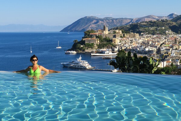 Outdoor pool, sun loungers