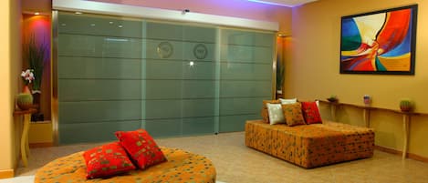 Coin salon dans le hall