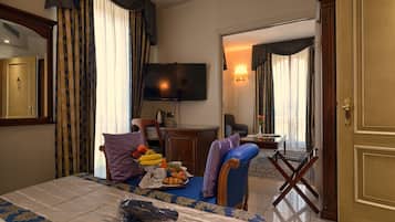 Select Comfort beds, in-room safe, desk, soundproofing