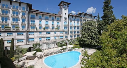 Hotel Savoy Palace