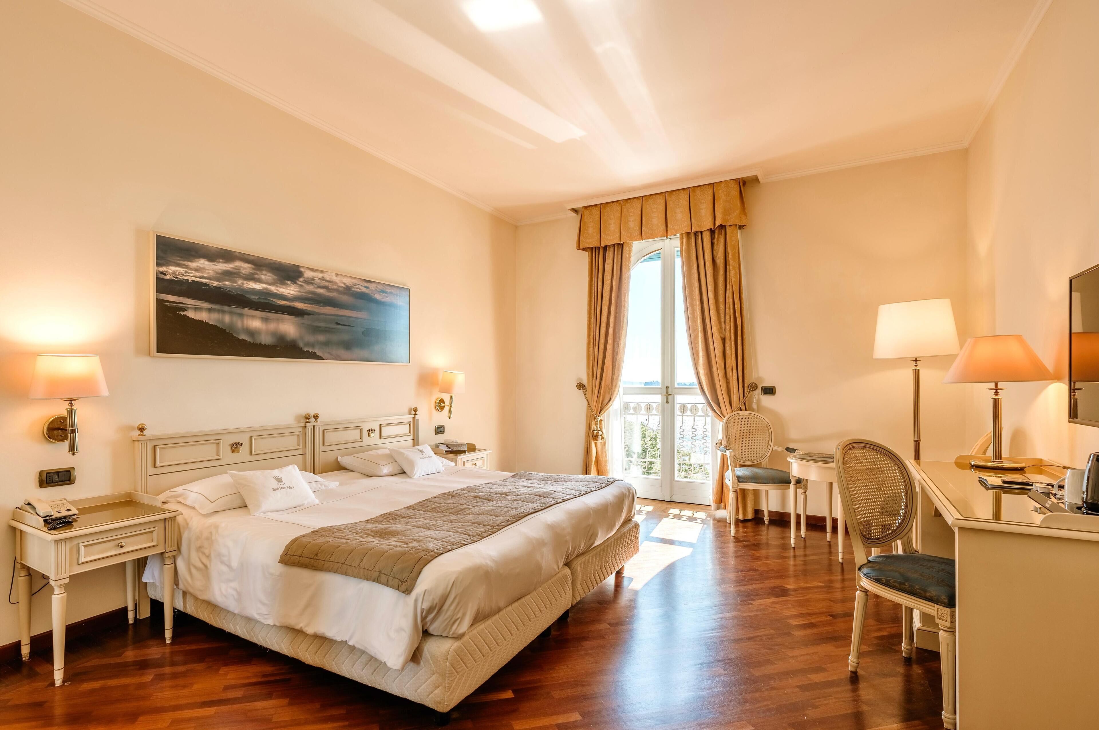 Minibar, Zimmersafe, Schreibtisch, kostenloses WLAN