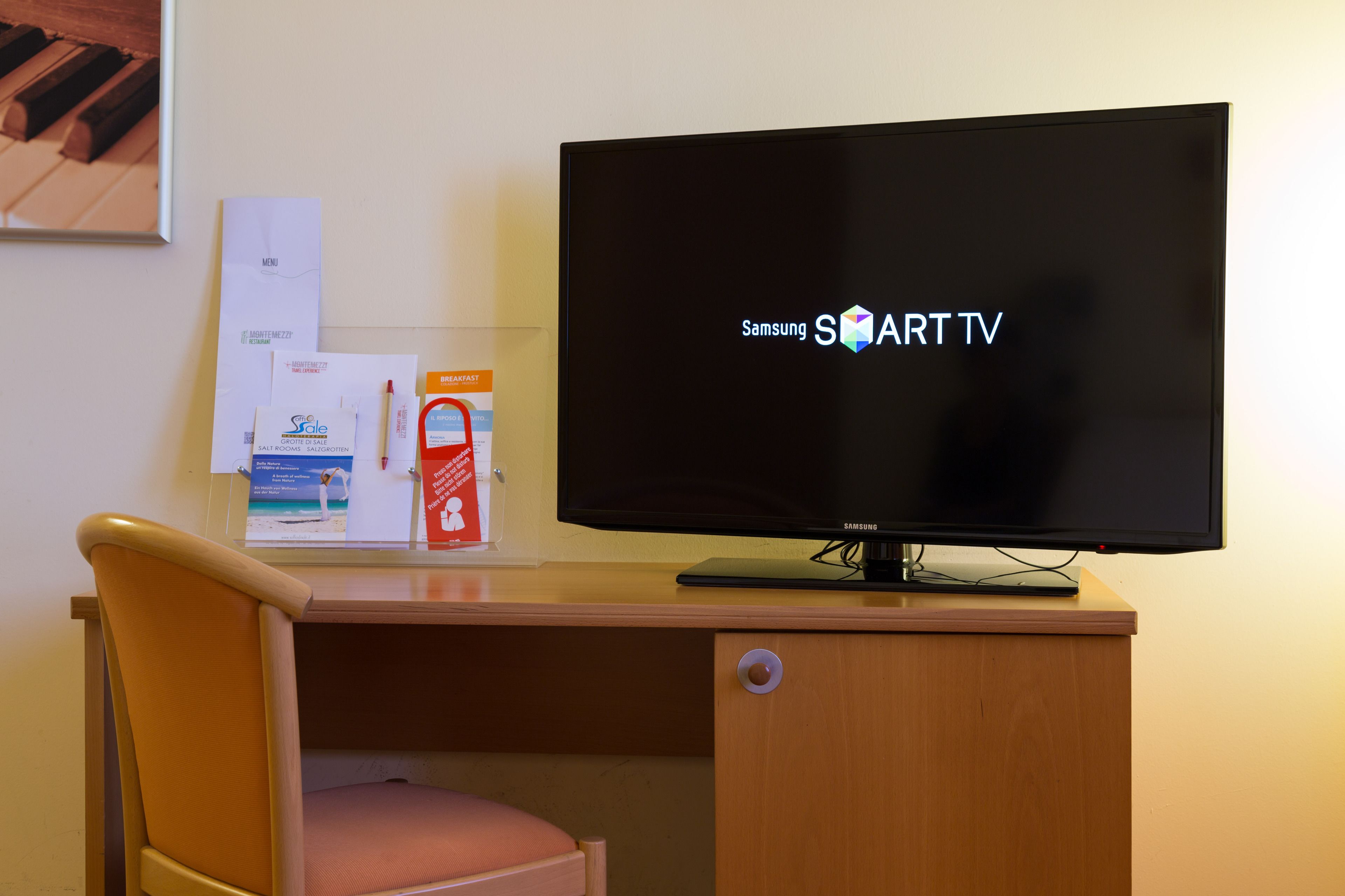 1 bedroom, premium bedding, minibar, in-room safe