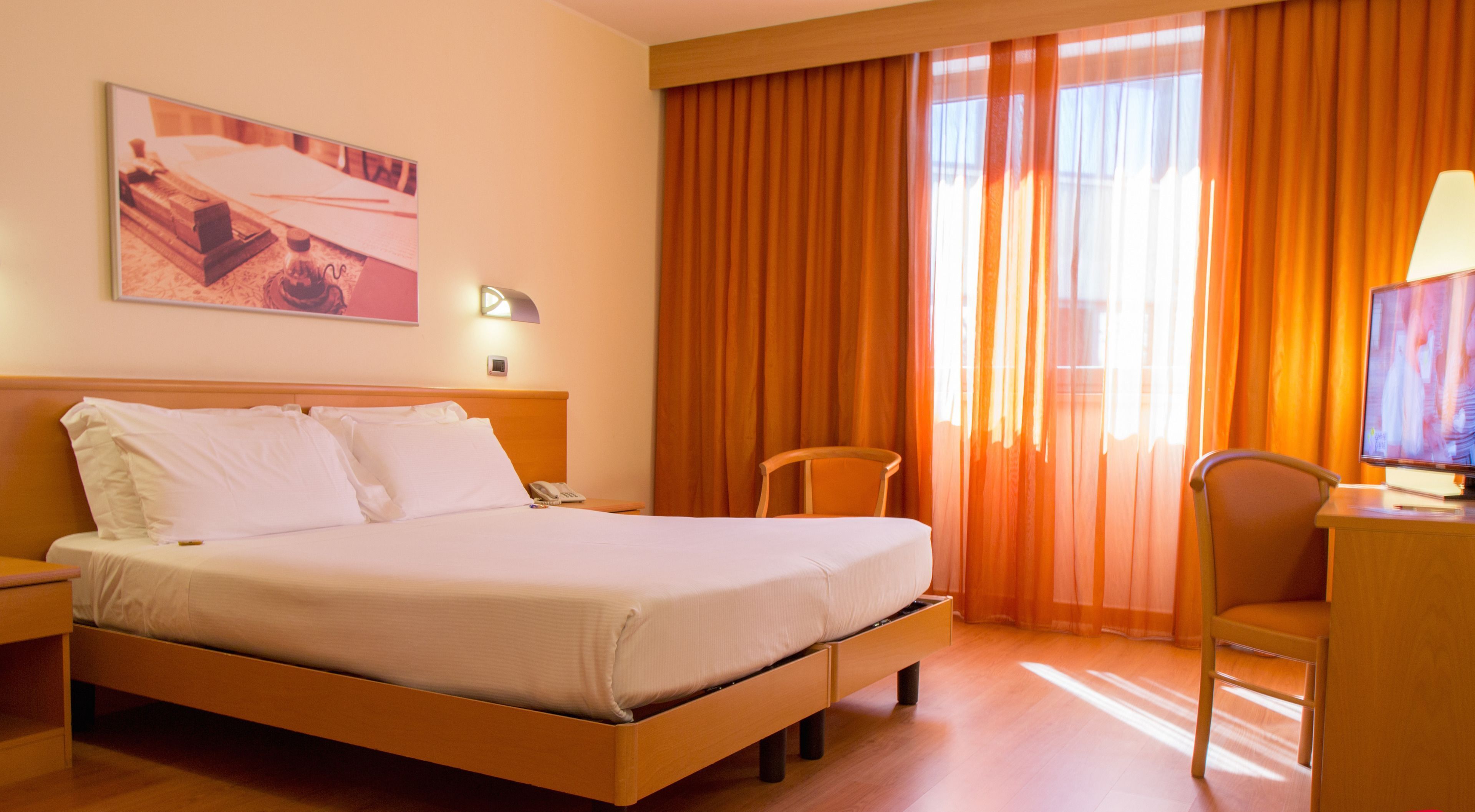 Ropa de cama de alta calidad y minibar 