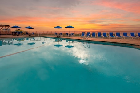 Outdoor pool, sun loungers