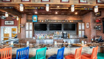 4 restaurants; lunch, dinner, and brunch served