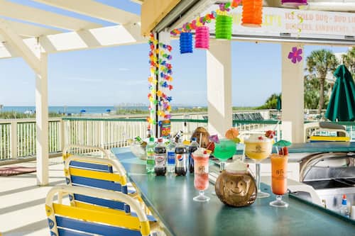 Poolside bar