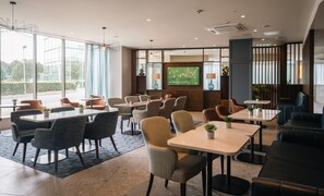 Breakfast, lunch and dinner served