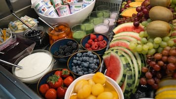 Daily full breakfast (EUR 15.00 per person)