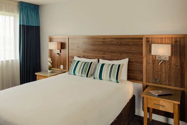 In-room safe, desk, laptop workspace, blackout curtains