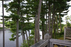 Property grounds - Milford Motel On The River (Milford)