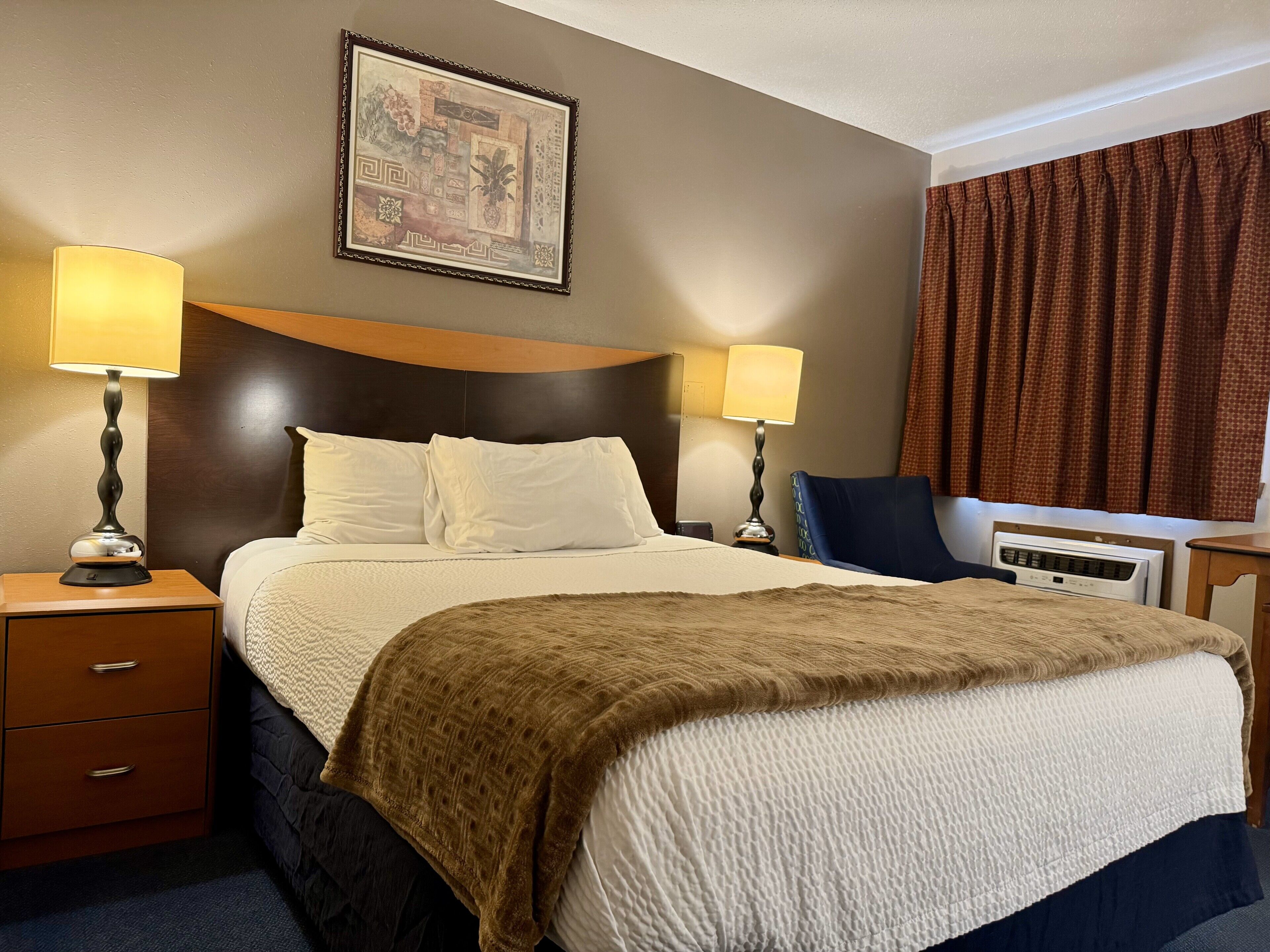 Room, Non Smoking | Iron/ironing board, rollaway beds (surcharge), WiFi (free)